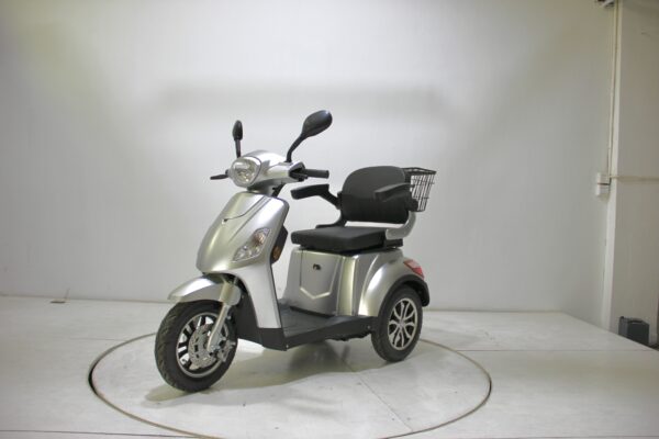 THE SHOPPER 3 Wheel Electric Scooter Silver - Image 2